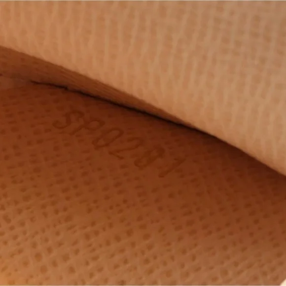 Louis Vuitton Round Coin Purse in By The Pool Monogram Giant Canvas. - Picture 3 of 10